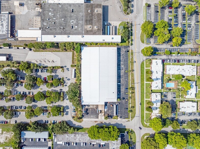 More Photos Of 198 Lock Rd, Deerfield Beach Warehouse For Lease