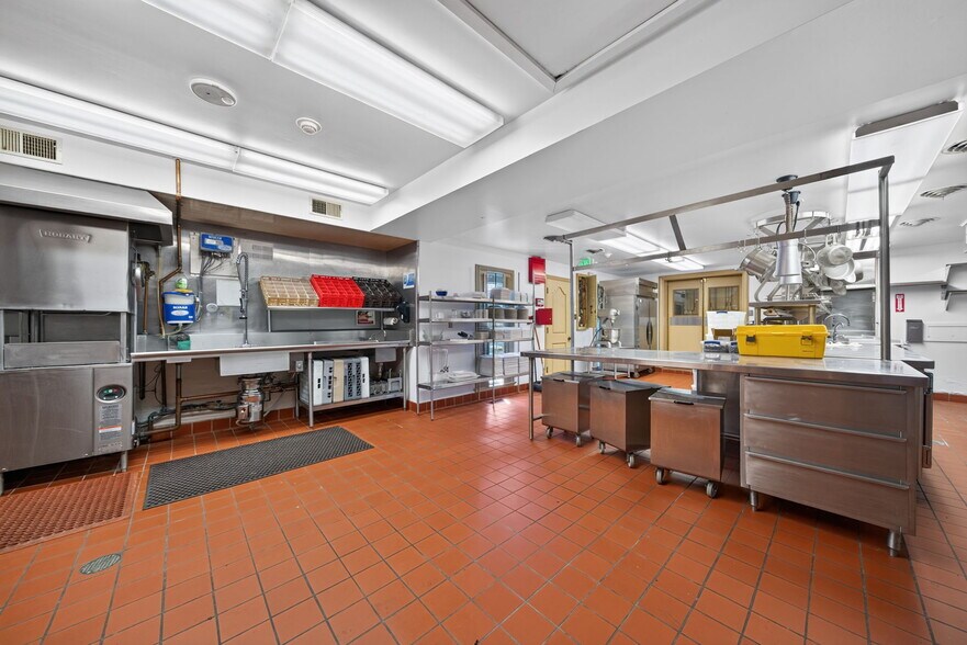 More Photos Of 1461 Highway EE, Winfield Specialty For Sale
