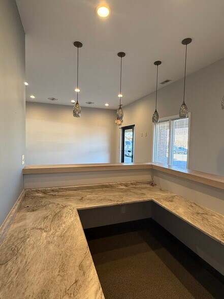 More Photos Of 351-359 S Landmark Ave, Bloomington Medical For Lease