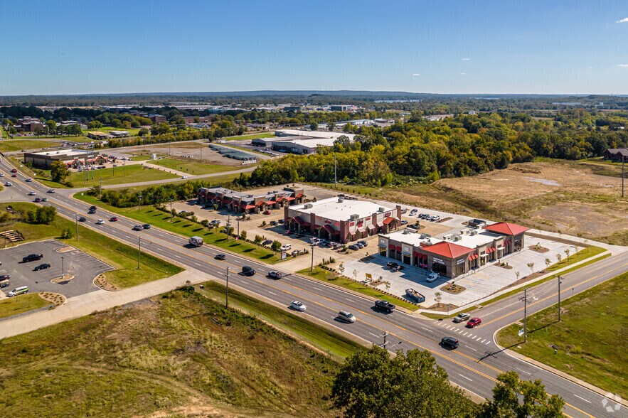 More Photos Of 675 Dave Ward Dr, Conway Office For Lease