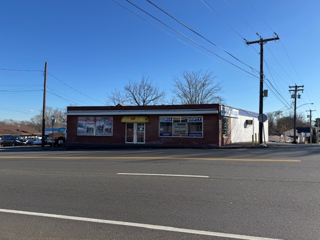 Primary Photo Of 882-886 Boston Post Rd, West Haven General Retail For Sale