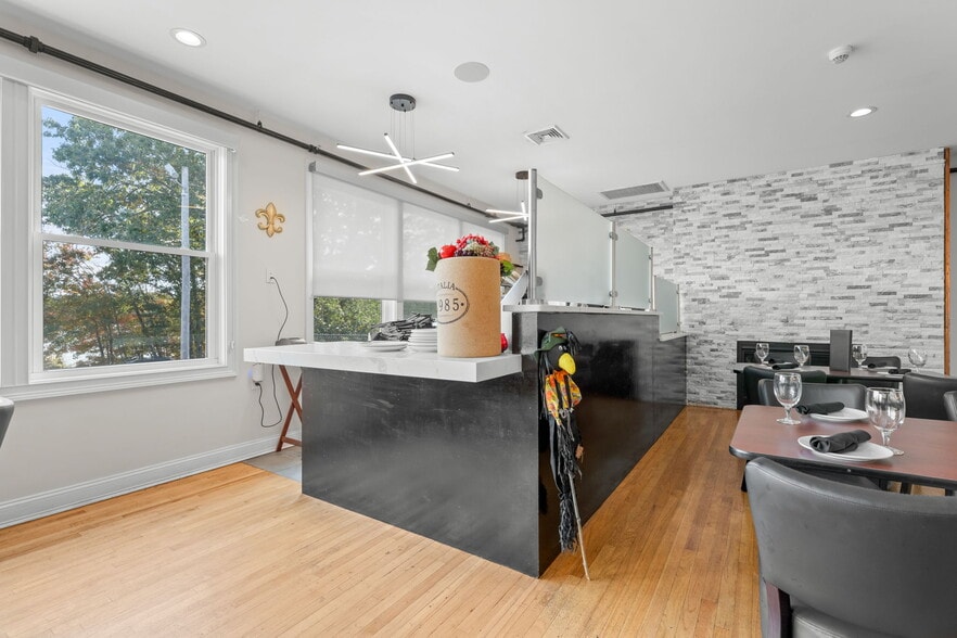 More Photos Of 119 Washington St, Plainville Restaurant For Lease