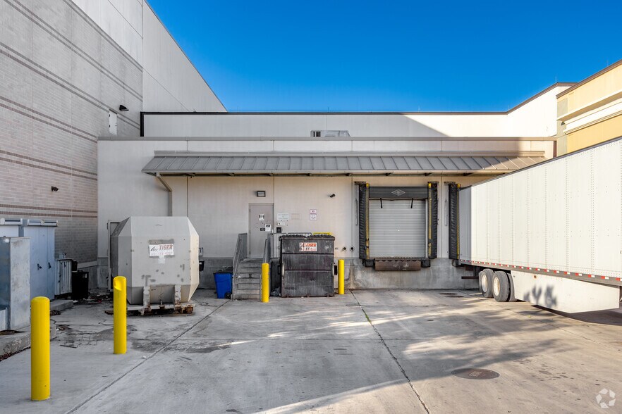 More Photos Of 15900 La Cantera Pky, San Antonio Unknown For Lease