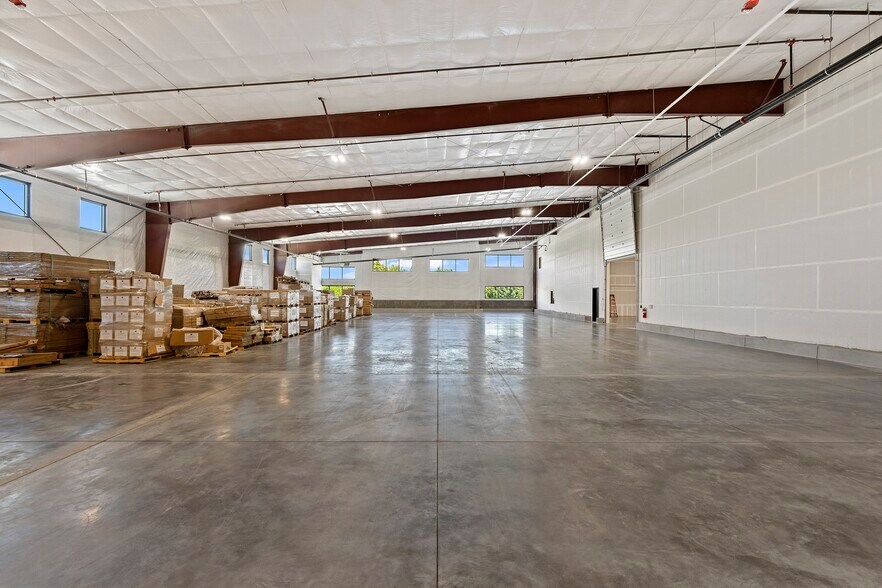 More Photos Of 335 S Locust Grove Rd, Meridian Manufacturing For Sale
