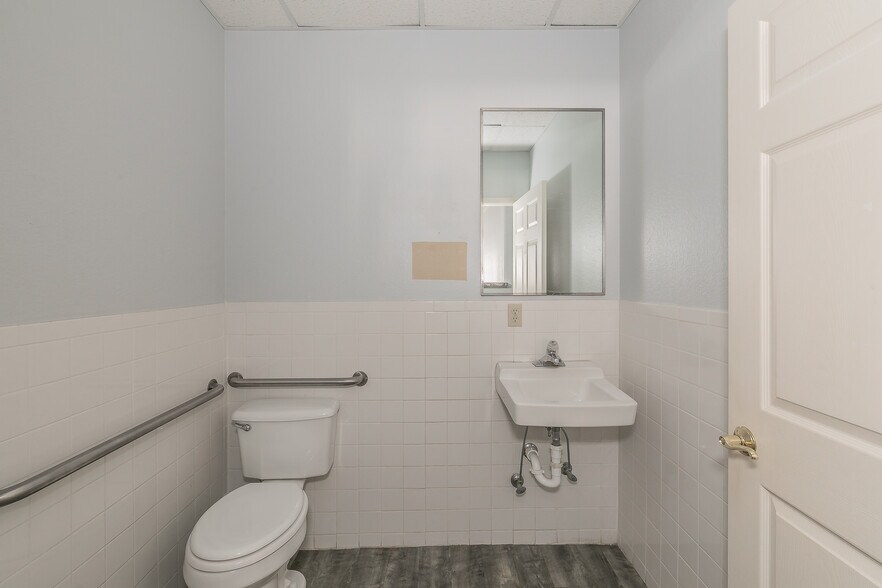 More Photos Of 2014 Justin Rd, Highland Village Medical For Lease