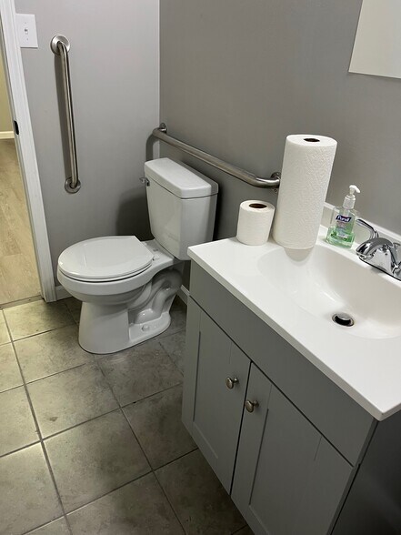 More Photos Of 3494 S Hamilton Rd, Columbus Office For Lease