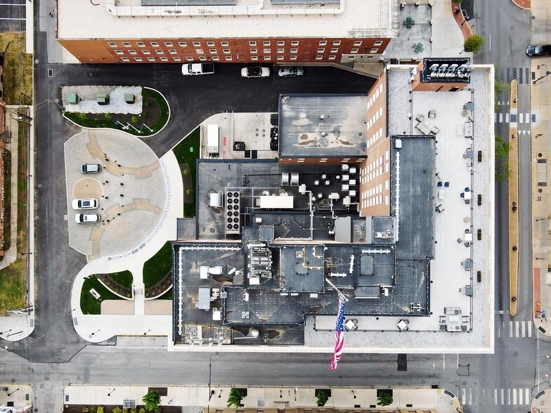 More Photos Of 48 E Market St, York Hotel For Lease