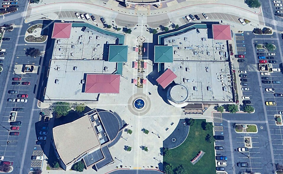 More Photos Of 7703 W Overland Rd, Boise Movie Theatre For Lease