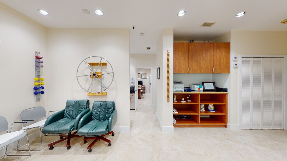 More Photos Of 235 W 49th St, Hialeah Medical For Sale