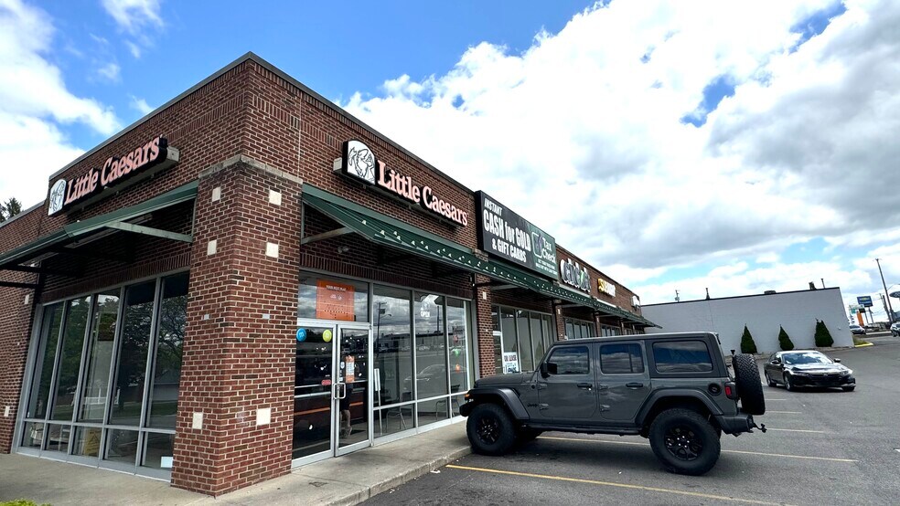 More Photos Of 4774 Mahoning Ave, Youngstown Storefront For Sale