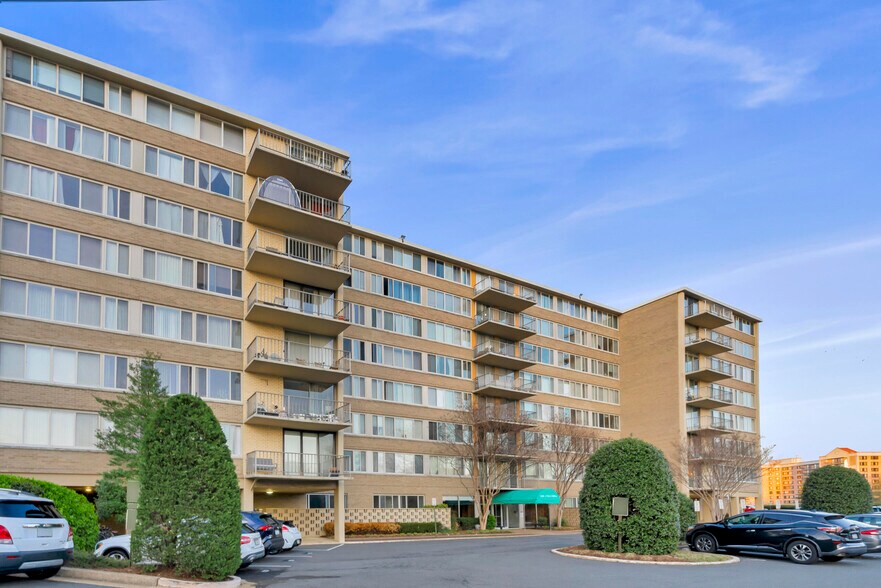 More Photos Of 5565 Columbia Pike, Arlington Multifamily For Sale