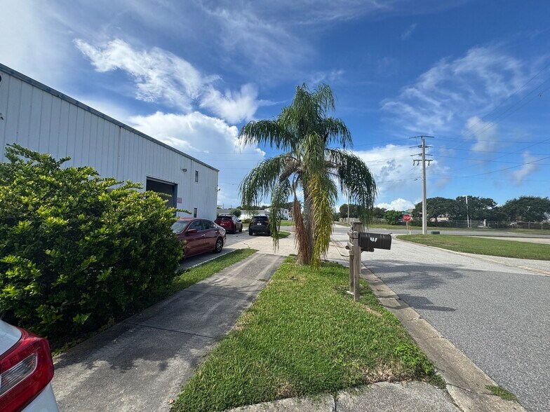 More Photos Of 280 W Central Blvd, Cape Canaveral Manufacturing For Sale