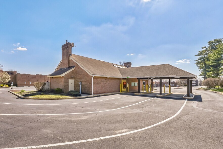 More Photos Of 50 E Clementon Rd, Gibbsboro Bank For Sale
