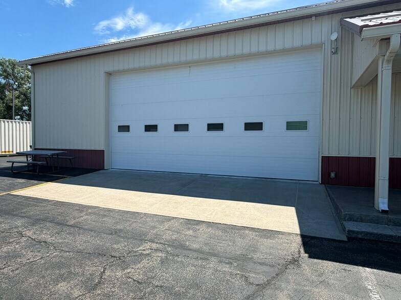 More Photos Of 6360 Dean Pky, Ontario Distribution For Sale