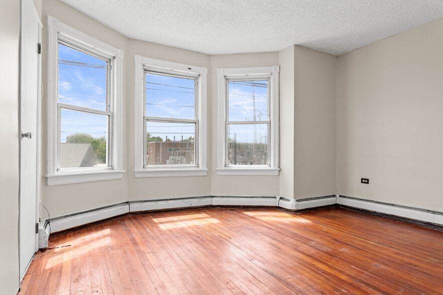 More Photos Of 8517 Lansdowne Ave, Upper Darby Township Storefront Retail Residential For Sale
