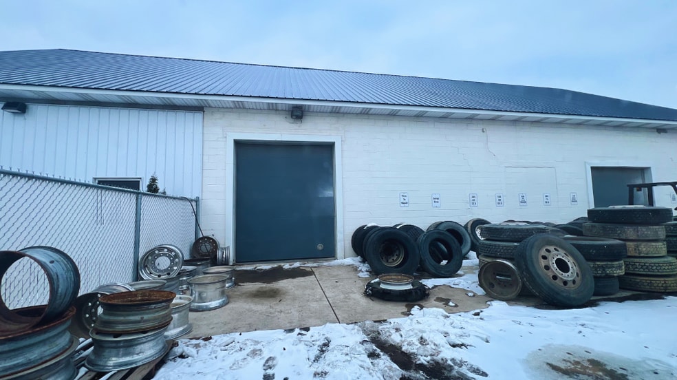 More Photos Of 10200 N Telegraph Rd, Carleton Truck Terminal For Sale