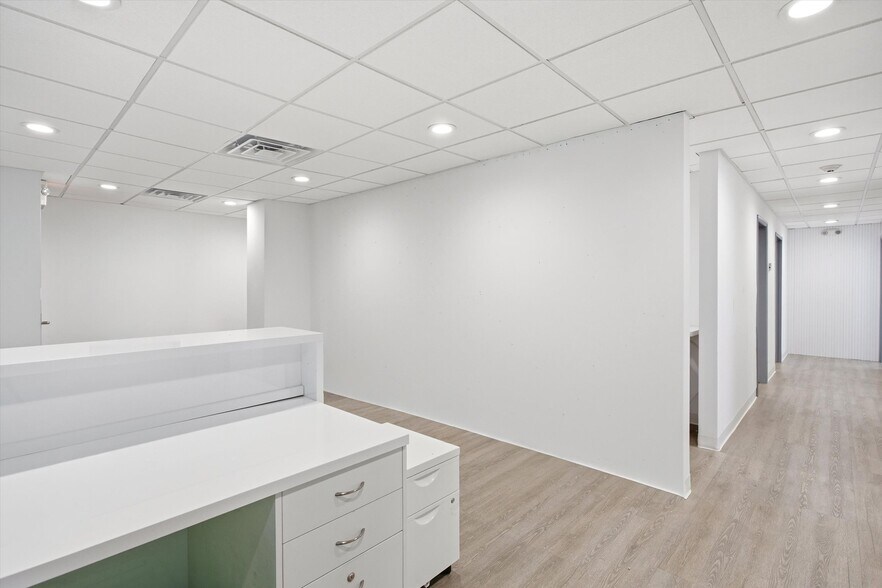 More Photos Of 7300-7330 SW 62nd Pl, South Miami Medical For Sale