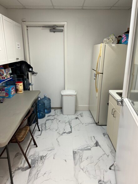 More Photos Of 14 Oak Forest Rd, Bluffton Medical For Sale