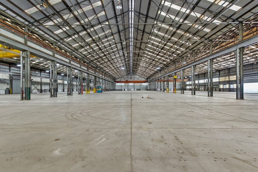 More Photos Of 5311 Clinton Dr, Houston Warehouse For Lease
