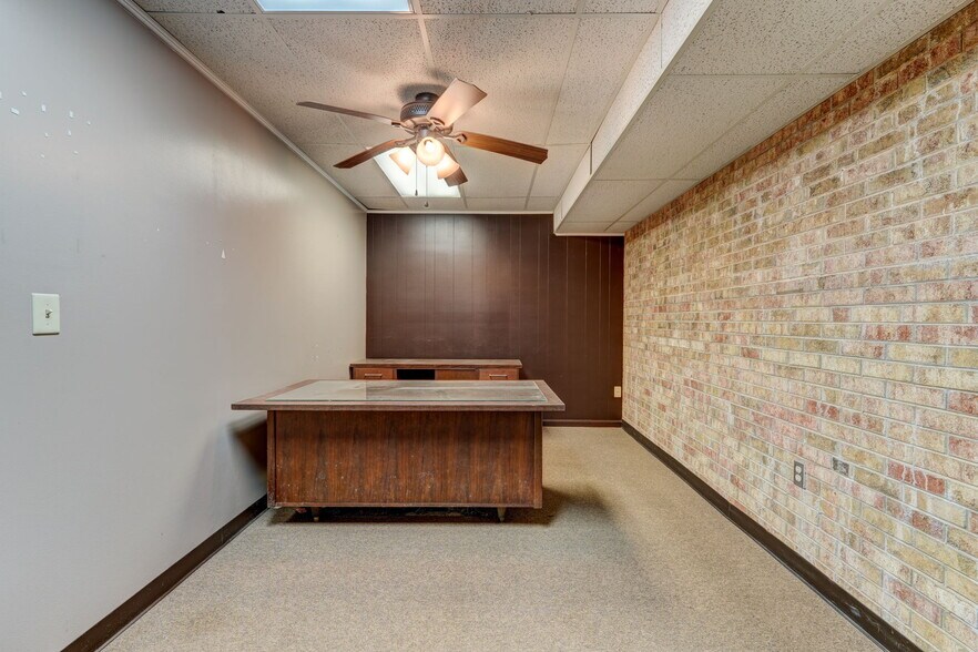 More Photos Of 3311 Burlington Rd, Greensboro Office For Sale