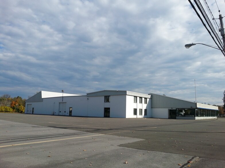 More Photos Of 7019 E Dominick St, Rome Auto Dealership For Lease