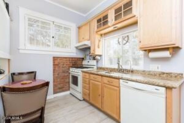 More Photos Of 711 E McKinley St, Phoenix Light Distribution For Sale