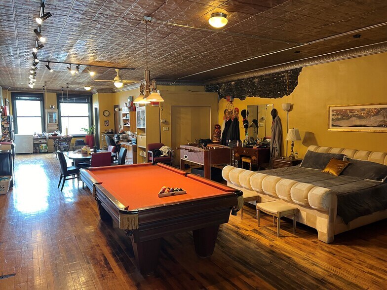 More Photos Of 1259 N milwaukee Ave, Chicago General Retail For Sale