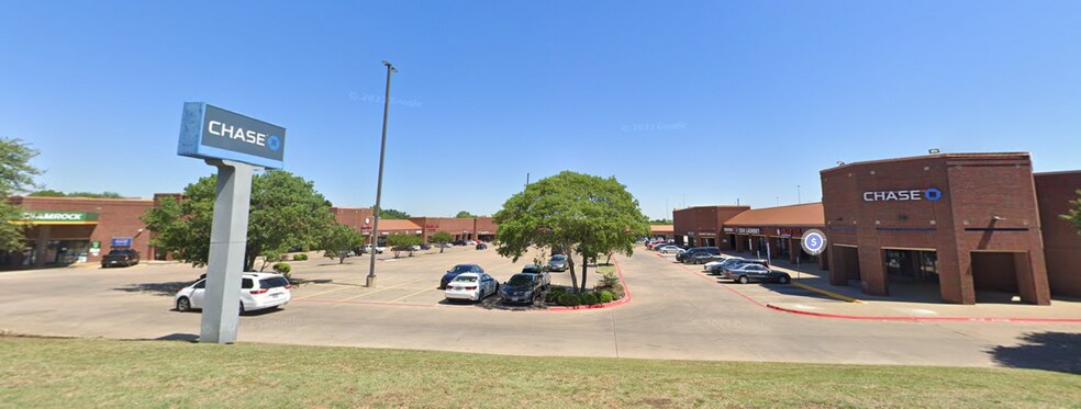 More Photos Of 2505-2525 E Arkansas Ln, Arlington Freestanding For Sale