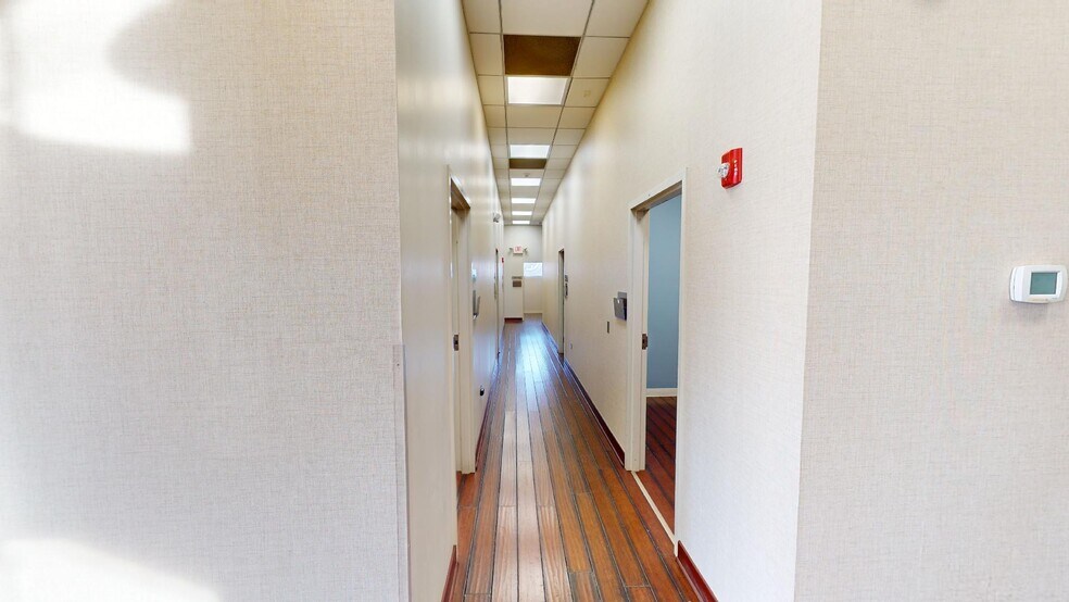 More Photos Of 1321 Tower Rd, Schaumburg Medical For Lease