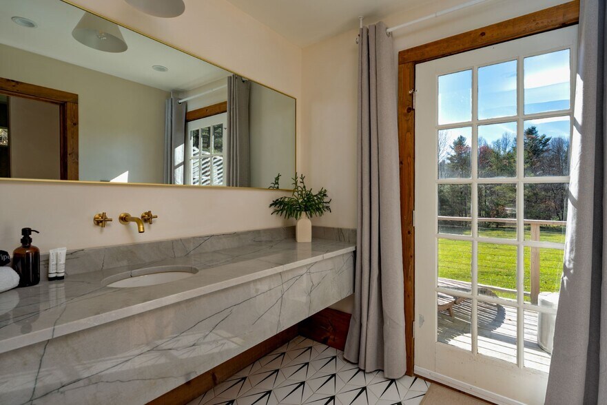 More Photos Of 182 Woodberry Rd Sw, Meadows Of Dan Hotel For Sale