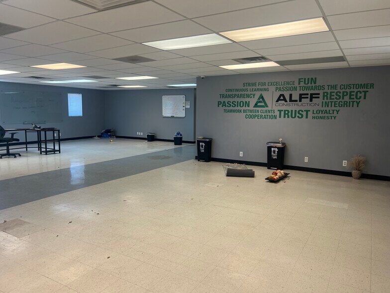 More Photos Of 3930 S US Highway 85 87, Colorado Springs Showroom For Sale