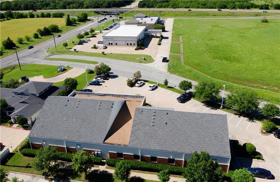 More Photos Of 2100 Post Oak Xing, Sherman Schools For Sale