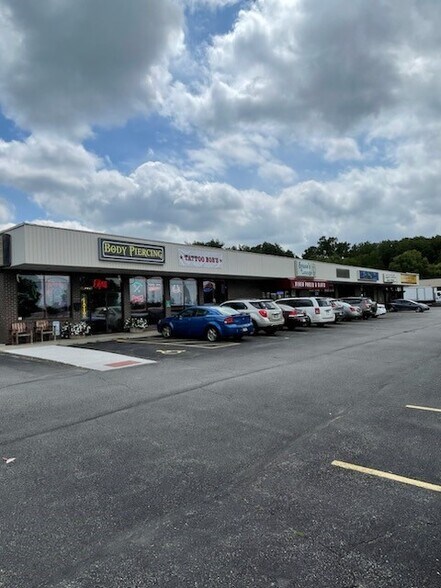 More Photos Of 5811 Forest Hills Rd, Rockford Storefront For Lease