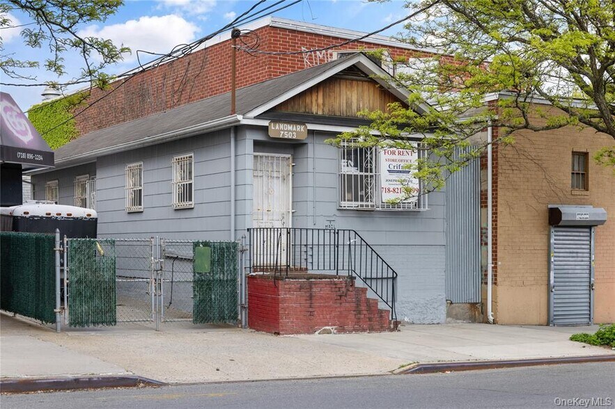 More Photos Of 7503 88th St, Glendale Storefront Retail Residential For Sale