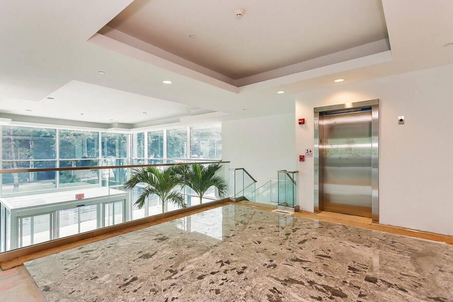 More Photos Of 611 W Hartsdale Ave, White Plains Medical For Lease