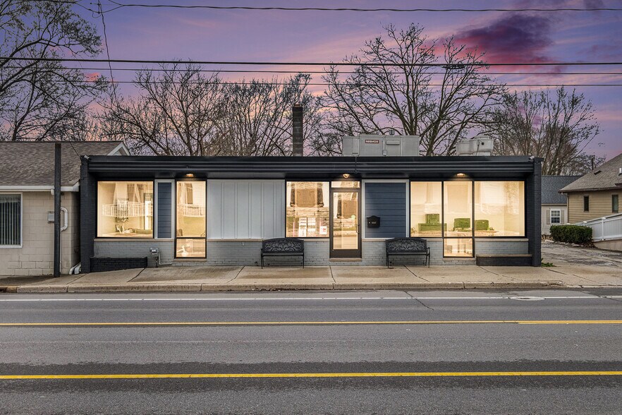 More Photos Of 8127 Miller Rd, Swartz Creek Office For Sale