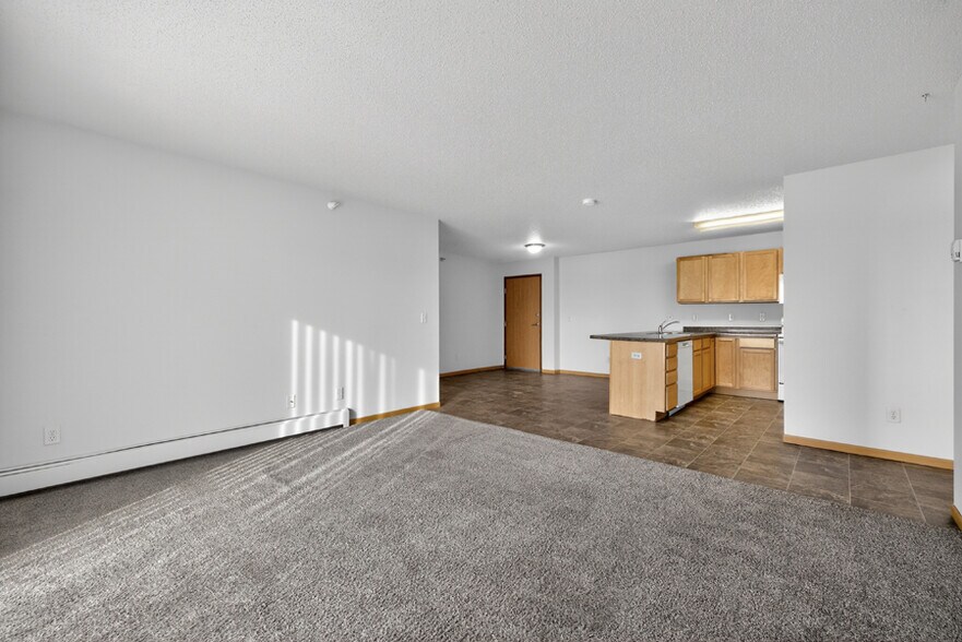 More Photos Of 2415-2501 24th Ave, Williston Apartments For Sale