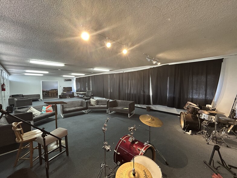 More Photos Of 701 W Broadway, Anaheim Religious Facility For Sale