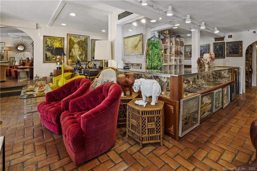 More Photos Of 4 Long Ridge Rd, Redding General Retail For Sale