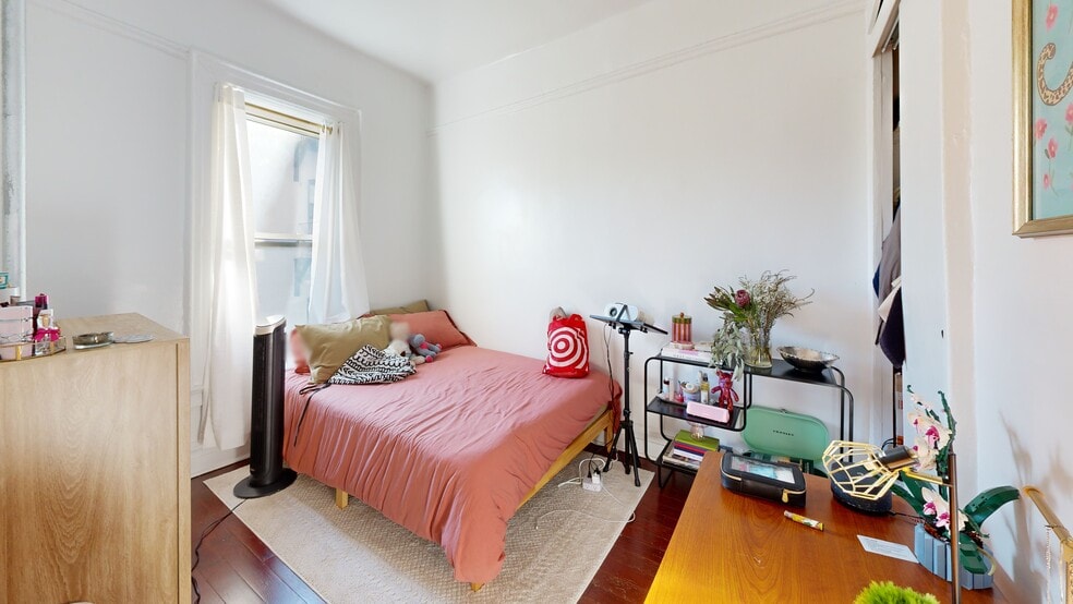 More Photos Of 174 W 137th St, New York Apartments For Sale