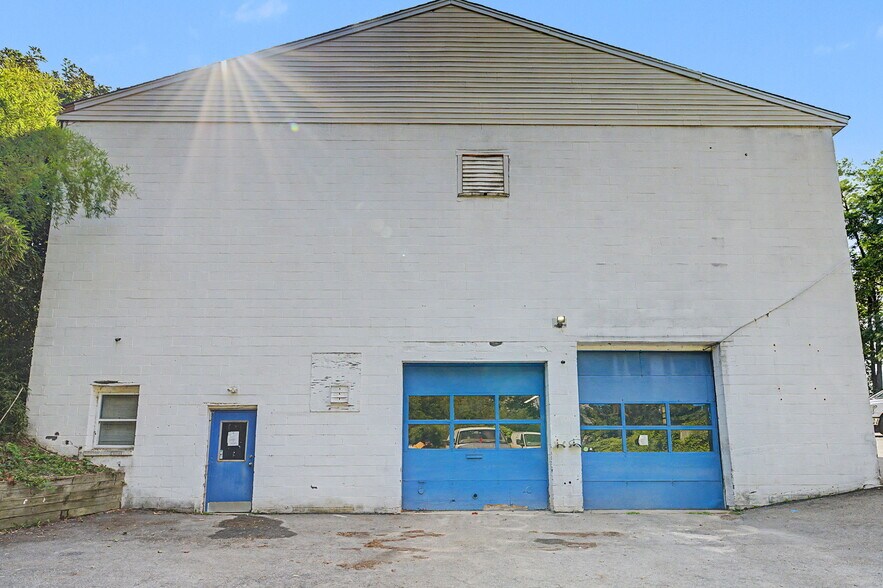 More Photos Of 23 Malcolm St, Morristown Industrial For Sale