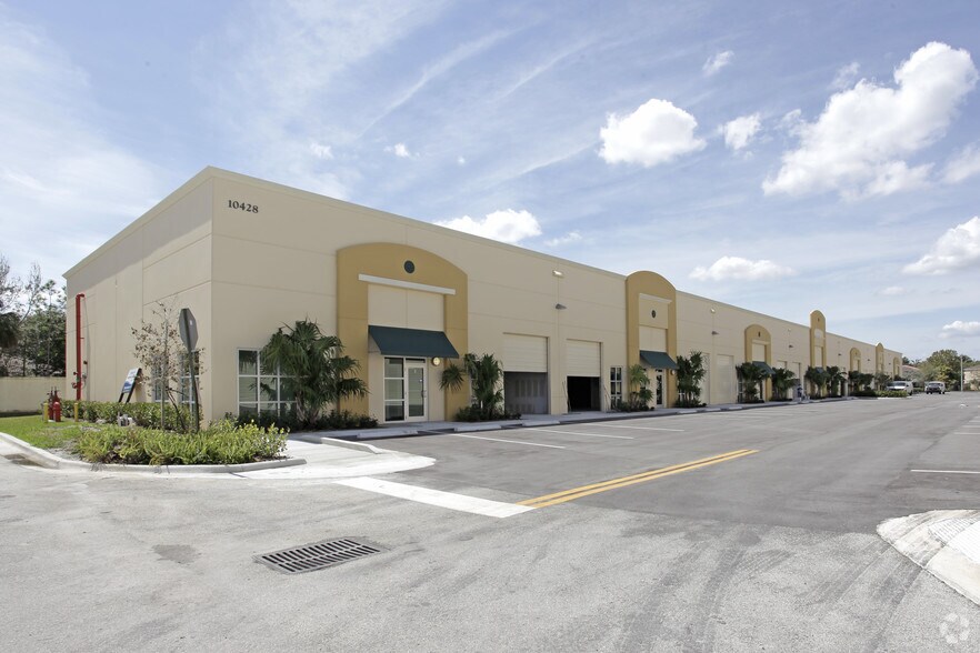 More Photos Of 10428 W State Road 84, Davie Warehouse For Lease