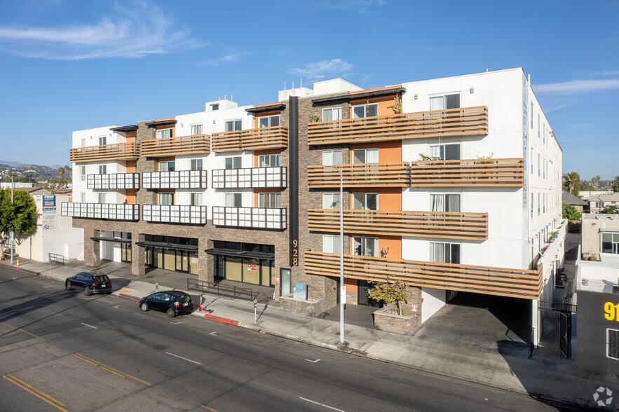 More Photos Of 928 N Western Ave, Los Angeles Apartments For Lease