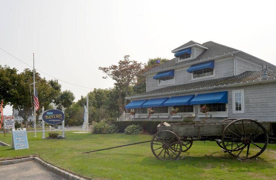 More Photos Of 3225 Sound Ave, Riverhead Storefront Retail Office For Sale