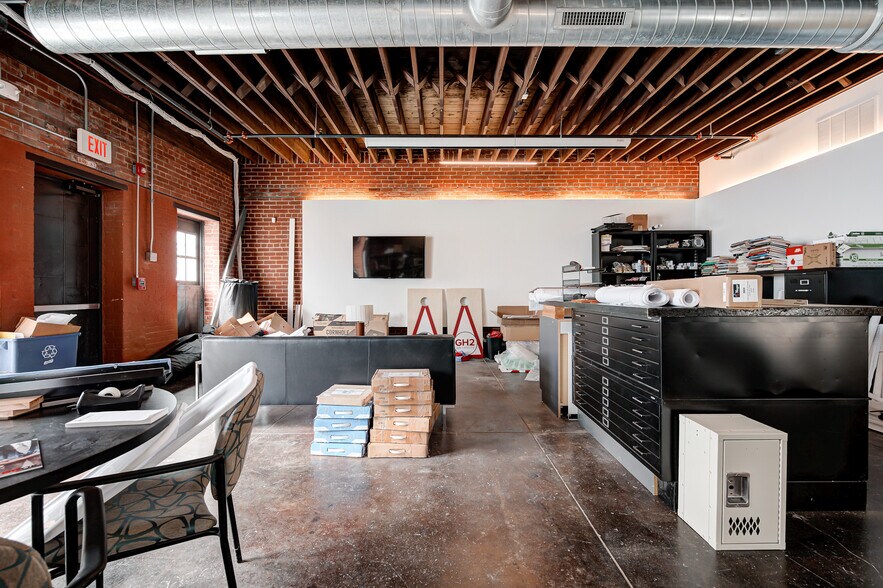 More Photos Of 706-708 W Sheridan Ave, Oklahoma City Office For Lease