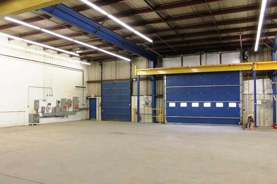 More Photos Of 1906 4th St, Leduc County Light Distribution For Lease