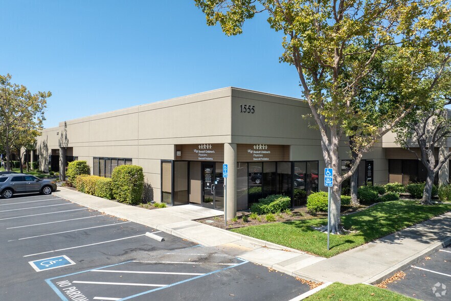 Primary Photo Of 1555 Doolittle Dr, San Leandro Research And Development For Lease