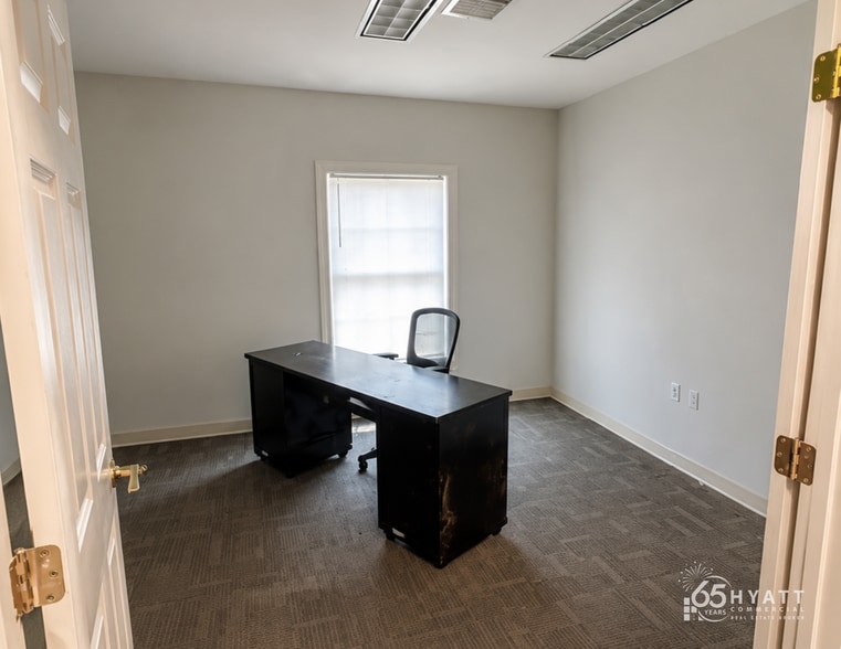 More Photos Of 1049 MD-3, Gambrills Office For Lease