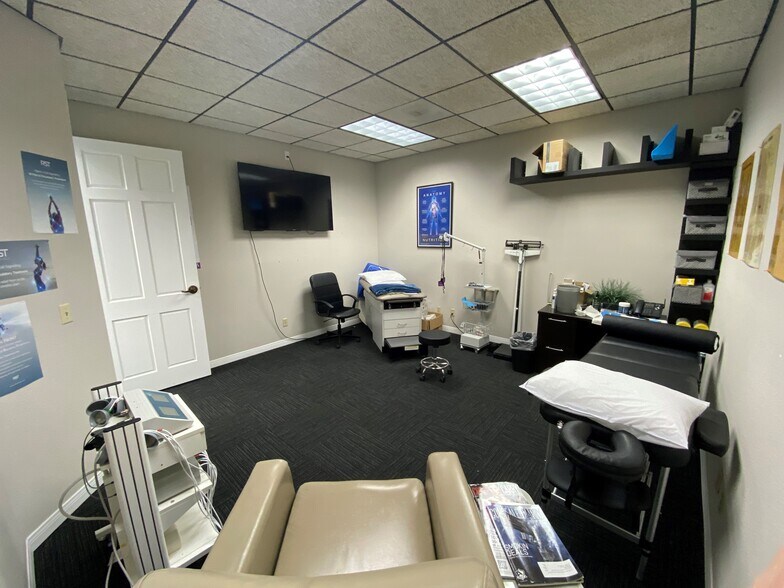 More Photos Of 313 Pilot Rd, Las Vegas Light Distribution For Sale