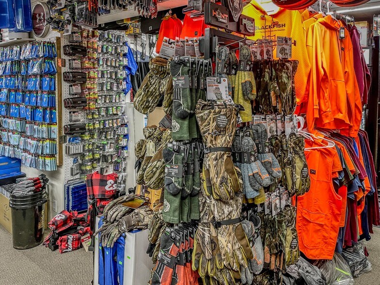 More Photos Of 824 Highway 51, Minocqua General Retail For Sale